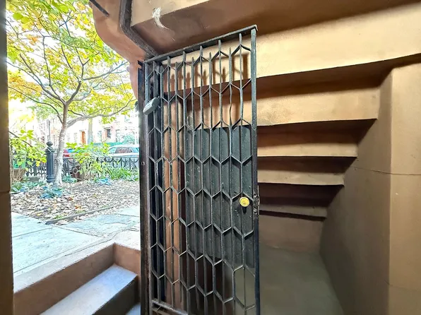 424 Pacific Street image 19 of 19