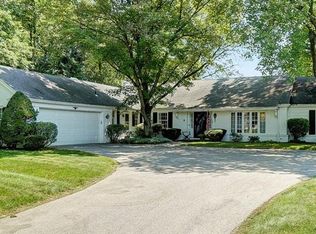 2951 Plumbrook Dr, Maumee, OH 43537