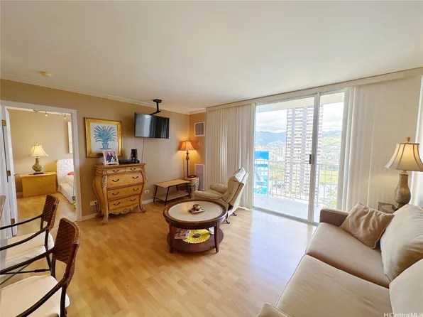 1925 Kalakaua Ave APT 1905, Honolulu, HI 96815