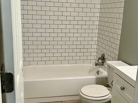 2nd image of 207 Shari Dr
