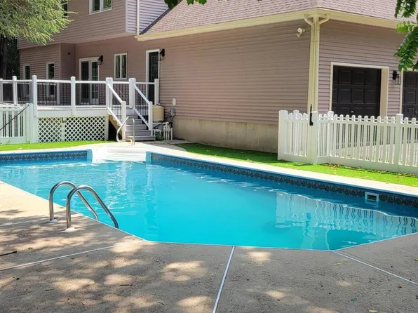 18 Mayberry Drive, Tinton Falls, NJ 07724