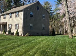10 Hatters Hill Rd, Medfield, MA 02052