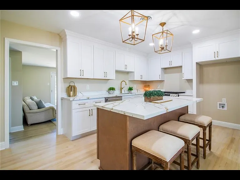 414 Mahogany St — Photo 5