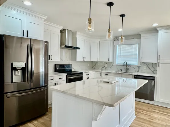 26 Norwich St Floor 1, Huntington Station, NY 11746