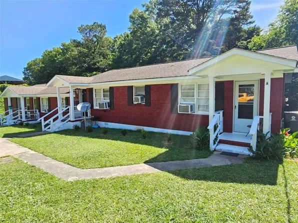 220 Greenbriar Dr, Cedartown, GA 30125
