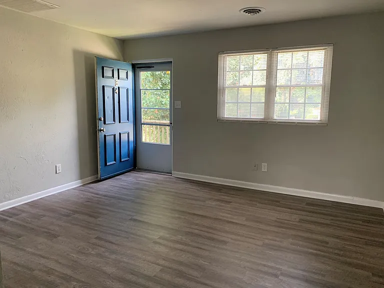1901 Cleveland Ave — Photo 6