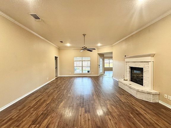 4th image of 3537A Grandview Dr