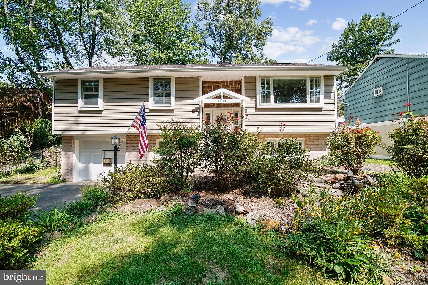 1034 Sun Valley Dr photo 1