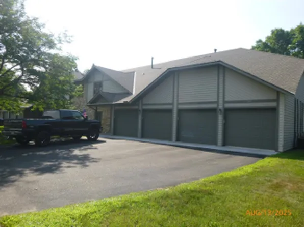 2012 Stockinger Dr, Saint Cloud, MN 56303