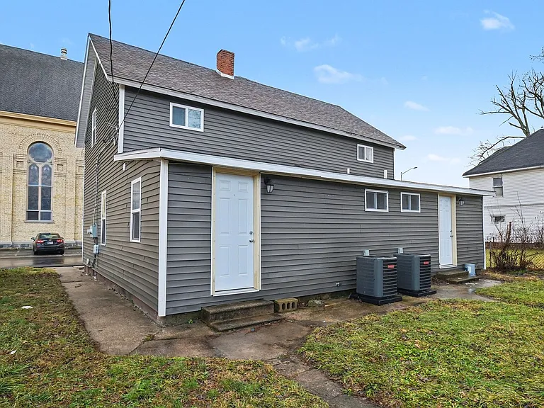 711 Napier St — Photo 16