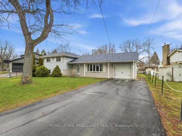 8 Fenwood Cres, Prince Edward County, ON K8N 4Z7