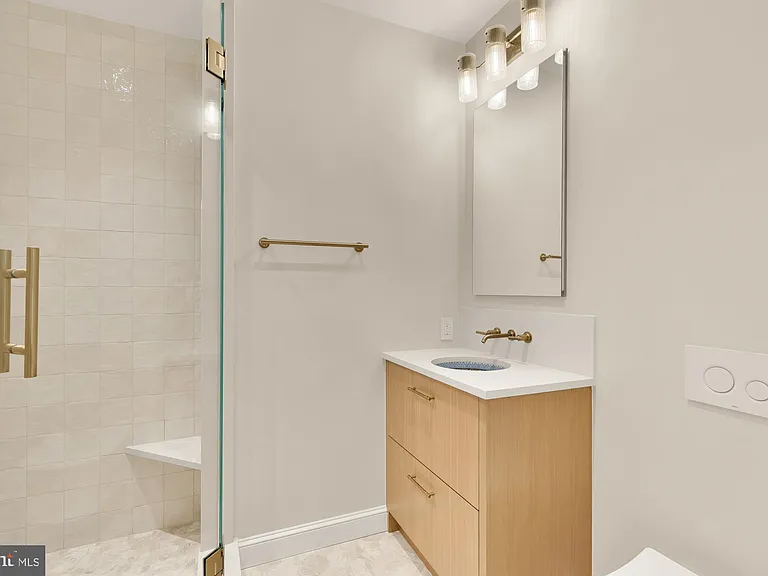5501 Montgomery St — Photo 19