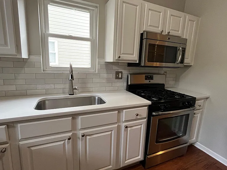 600 White Rock St — Photo 5
