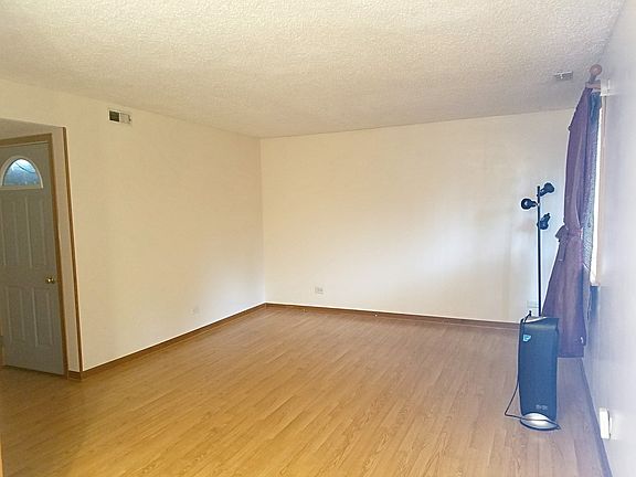 3rd image of 1803 De Forest Ln