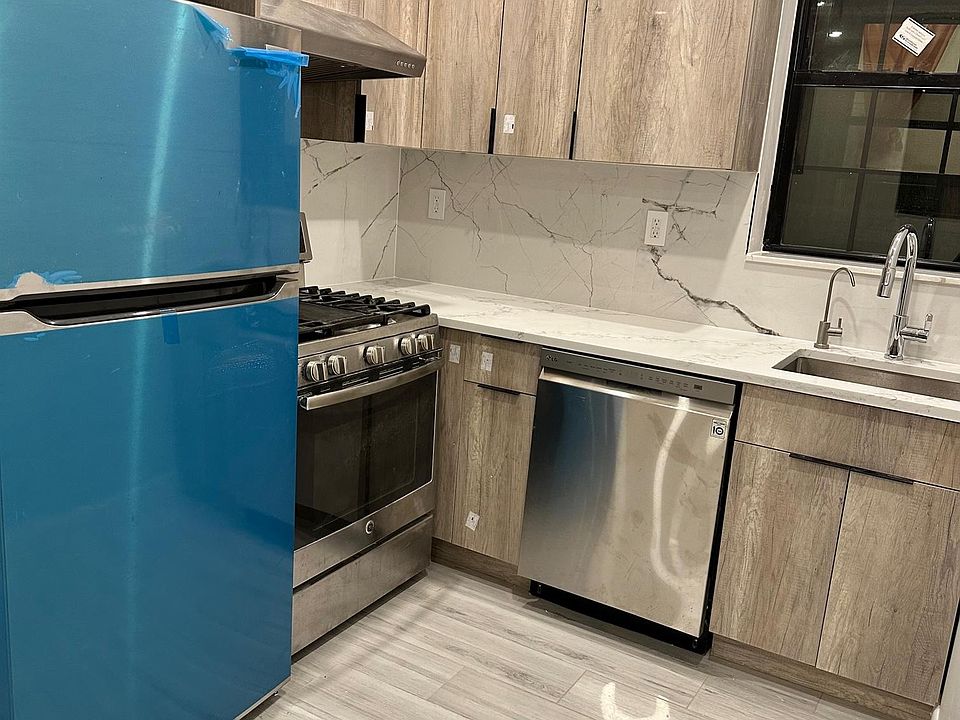 1st image of 29 Gillmore St #2