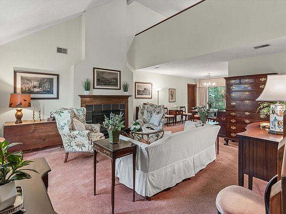 5th image of 1263 Llewellyn Rd
