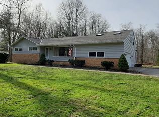 13020 Woodcrest Ln, Chesterland, OH 44026