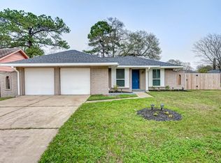 4402 Oak Shadows Dr, Houston, TX 77091