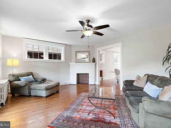 4th image of 1502 W 11th St #260