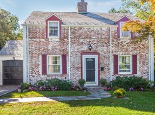 10 Colonial Rd, Port Washington, NY 11050