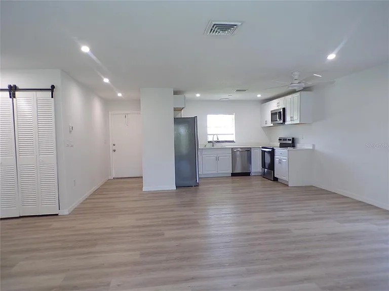 421 Orchid Dr — Photo 19