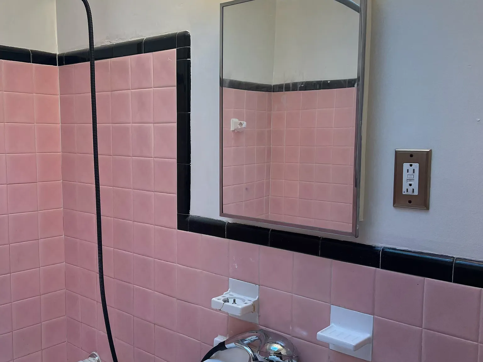 3 bed, 1024 sqft, $1,300 — Photo 3