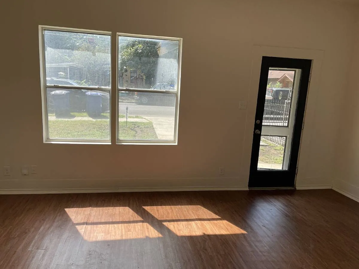 239 Taft Blvd in San Antonio, TX 78225 — Photo 3