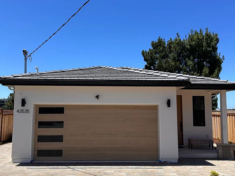 43535 Ellsworth St — Photo 1
