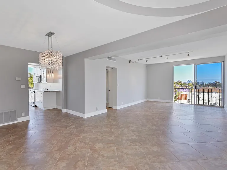 3310 1st Ave #7B — Photo 2