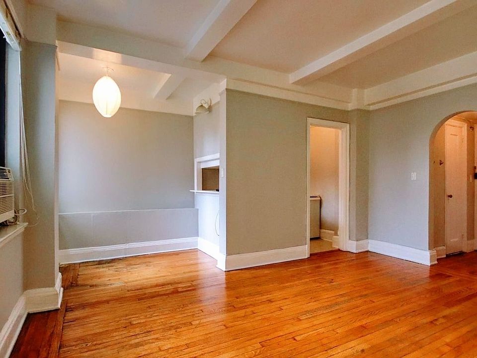 1st image of 11 Waverly Pl APT 8D