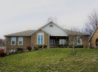 7626 Manslick Rd, Louisville, KY 40214
