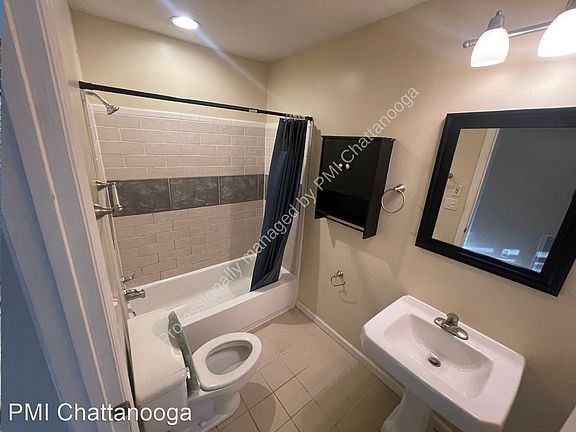 3rd image of 114 Goodson Ave