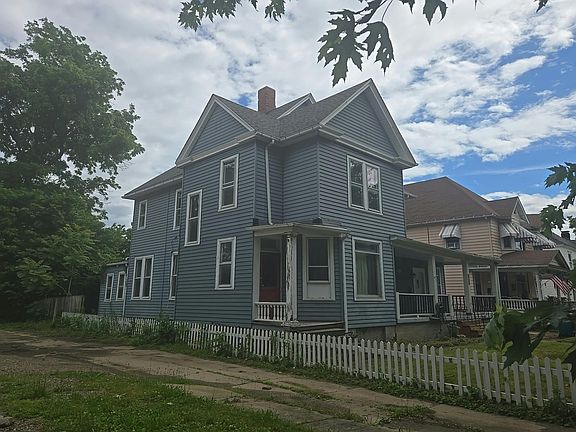 3rd image of 640 W Main St