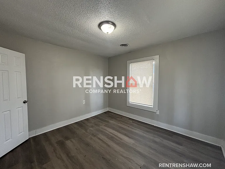 3076 Harvester Ln E — Photo 4
