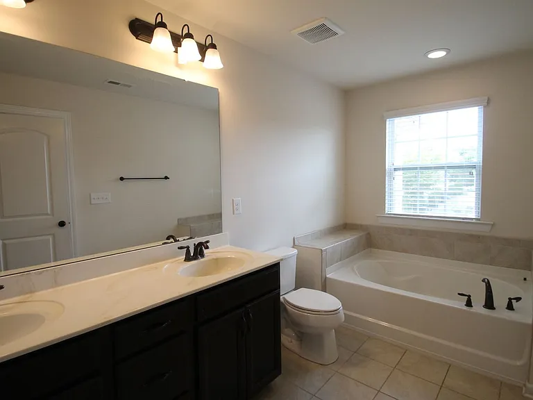 1044 Archibald Ave — Photo 17