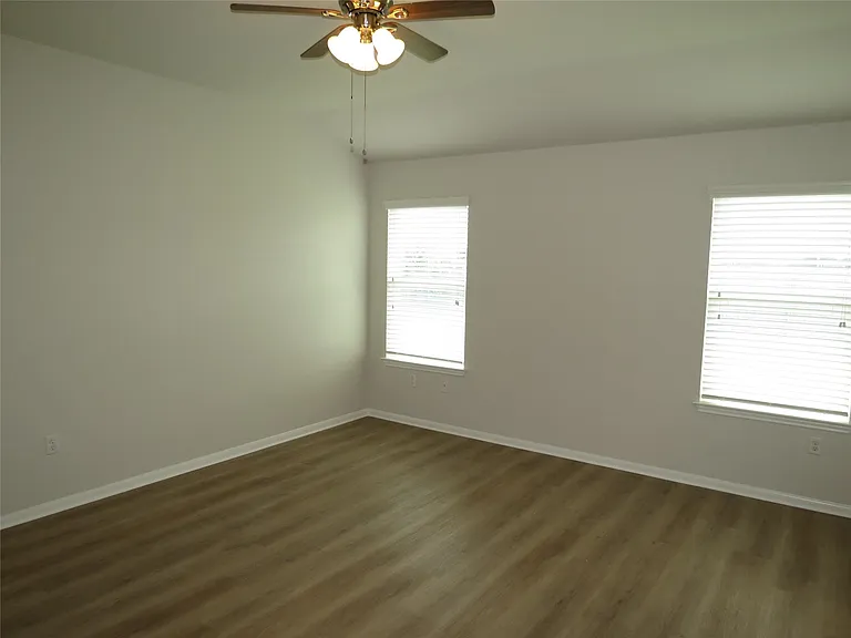 375 Musgrav — Photo 14