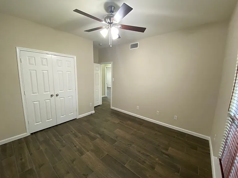 5668 Imperial Meadow Dr — Photo 23