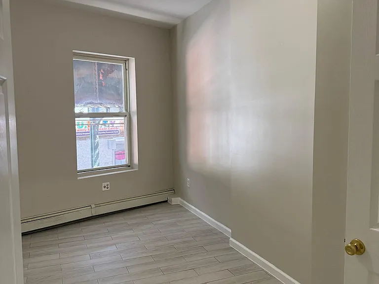 8652 112th St #B — Photo 2
