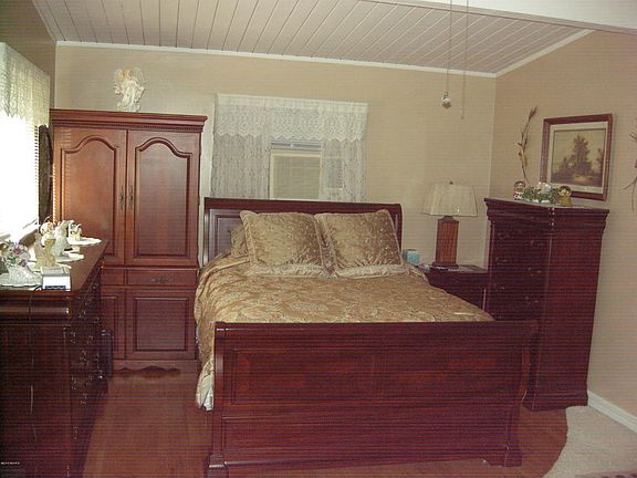 5th image of 4221 Waterview Dr