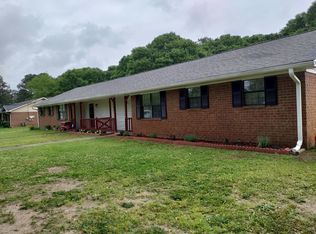 993 Clark Dr, Ellenwood, GA 30294