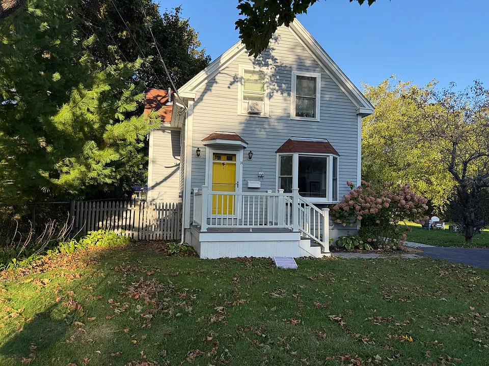 14 Oak St