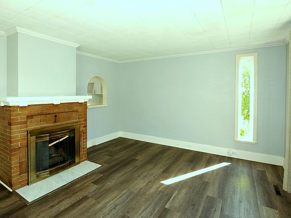 2nd image of 9494 Hazel St