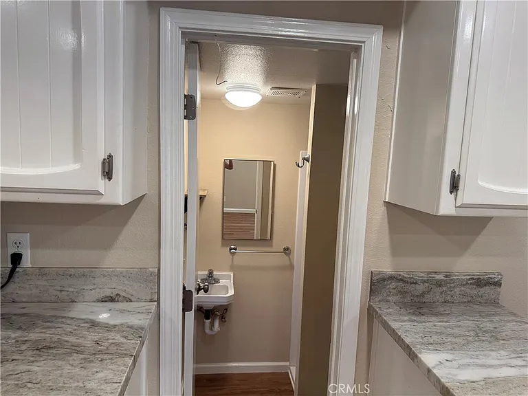 2100 Kennedy Ave — Photo 12