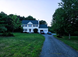 4 Elaine Cir, Hudson, MA 01749