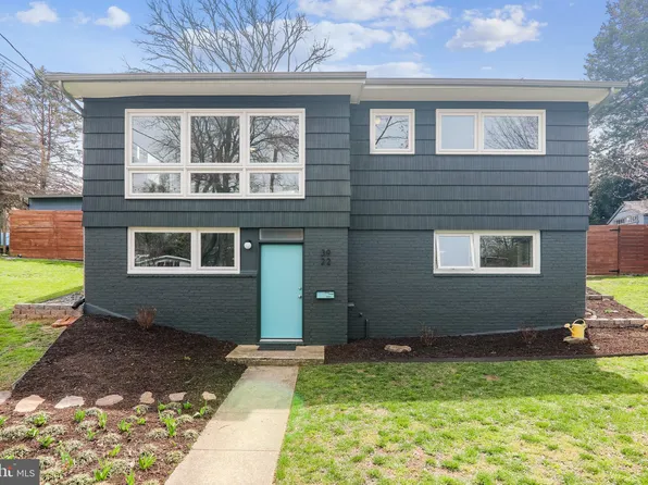 3922 Denfeld Ct, Kensington, MD 20895