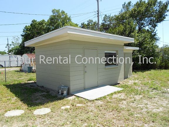 4th image of 2513 Meadow Ln