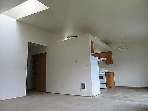 Liberty Square Apartments — Photo 10