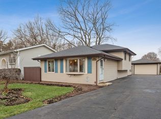 4029 N Washington St, Westmont, IL 60559
