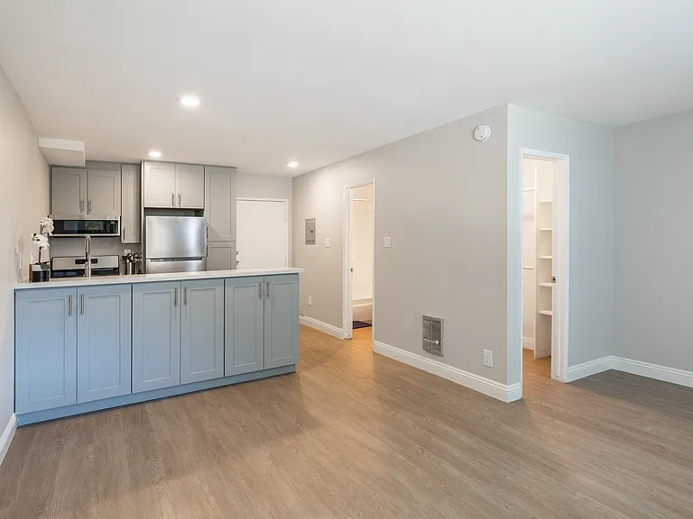 Windward Village Apartments — Photo 23