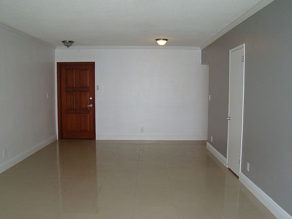5th image of 1941 NE 51st St #28